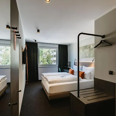 Night Bahnhofcity Szálloda *